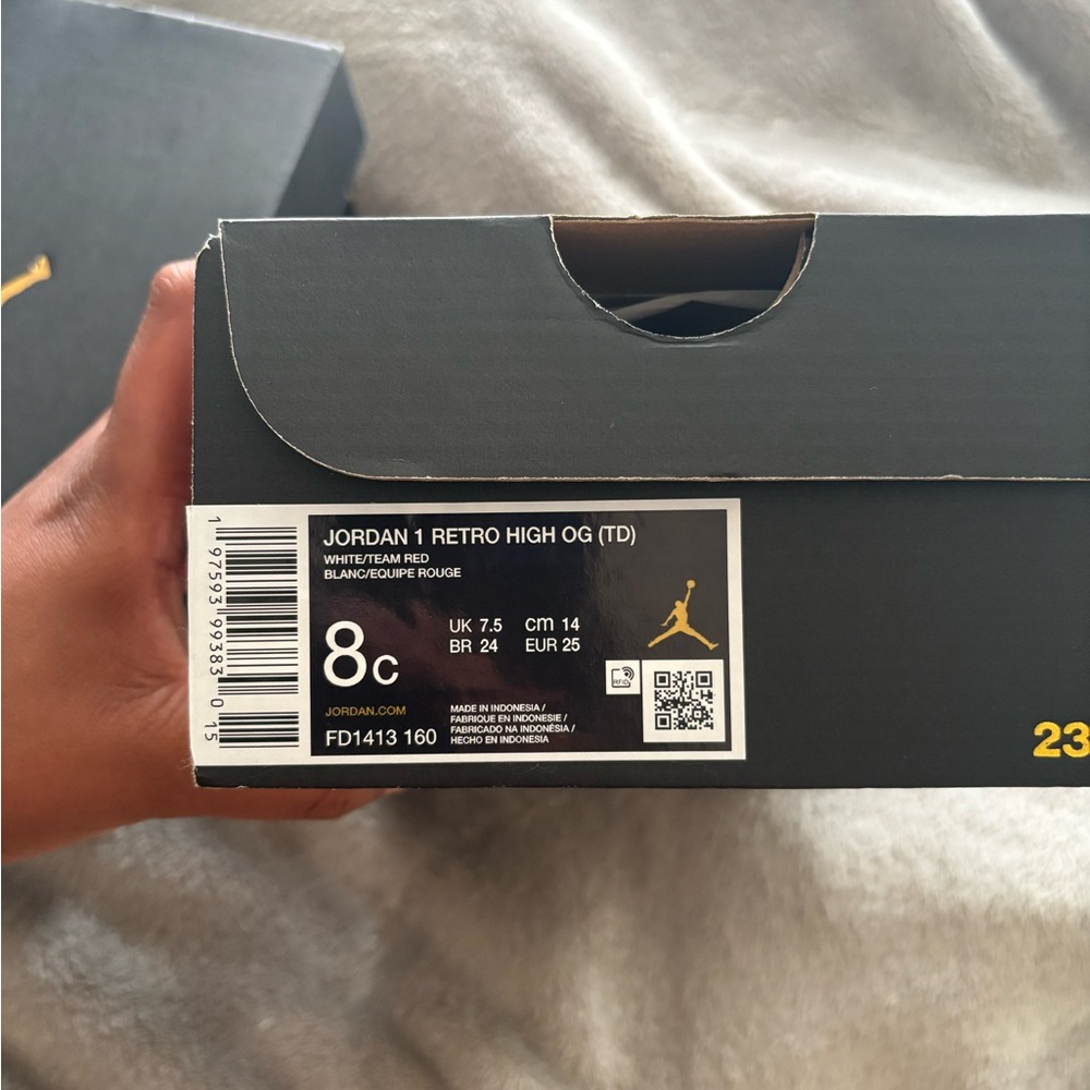 Jordan 1 Retro High OG (TD) in White and Team Red